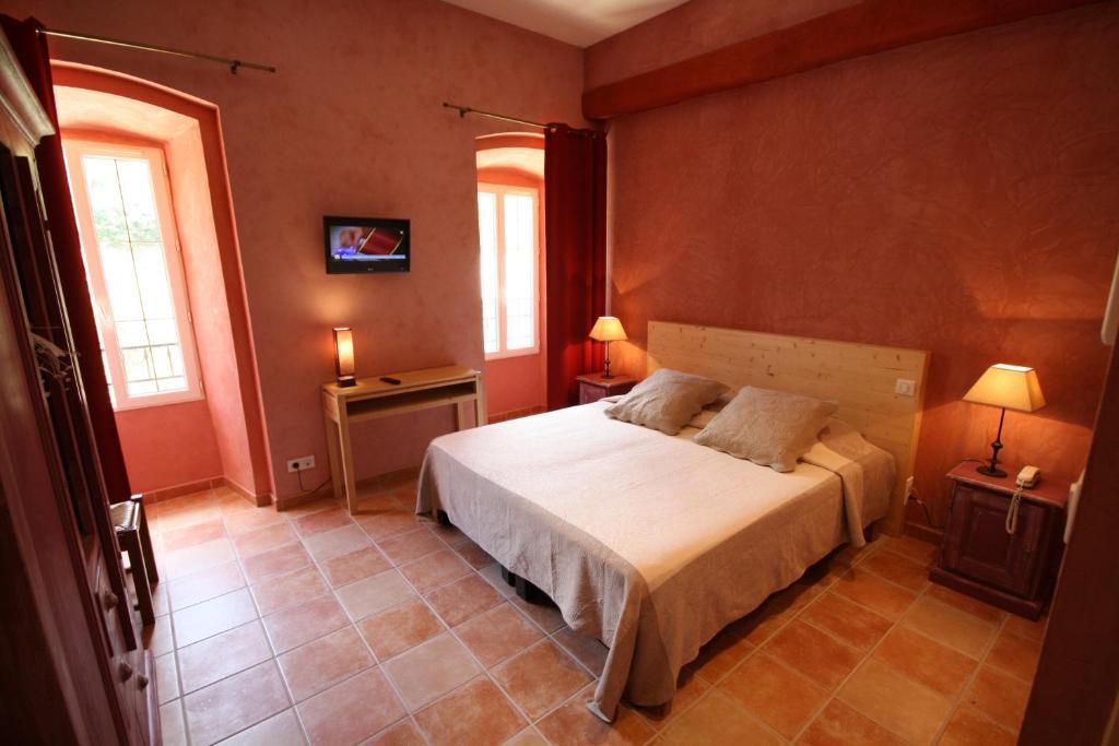 Logis Hotel Restaurant Le Domaine De L'Eau Vive Largentière Pokój zdjęcie